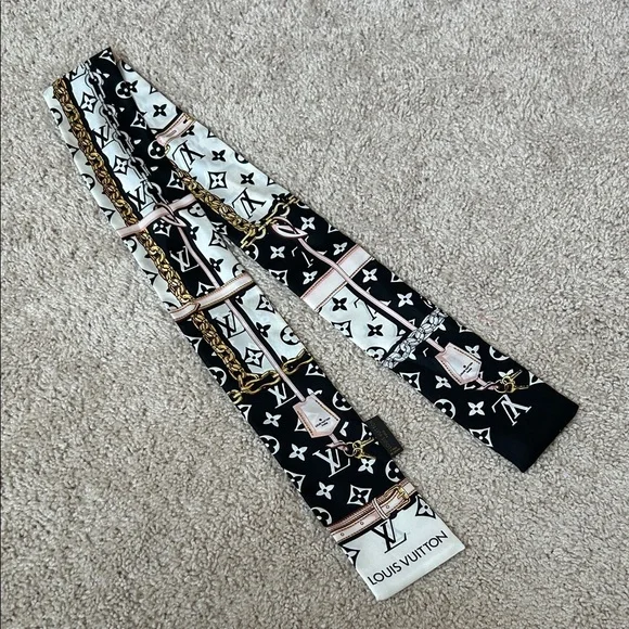 100% silk fashion scarf - Picture 2 of 10